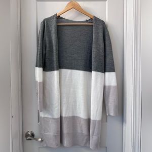 Gray/cream/white cardigan